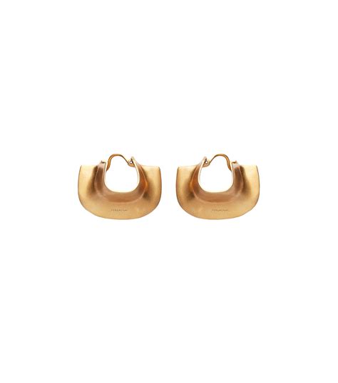 Ferragamo Aretes escultura Mujer .